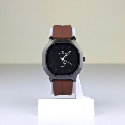 Titan Edge Luxury Watch_img_0