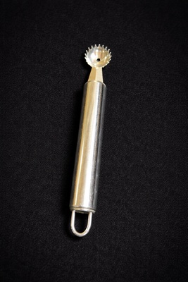 Tomato and Strawberries stem core scopper_img_2