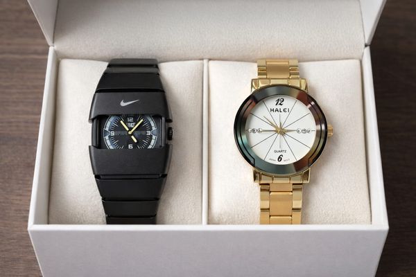 Couple Watch Gift Set - Image 1