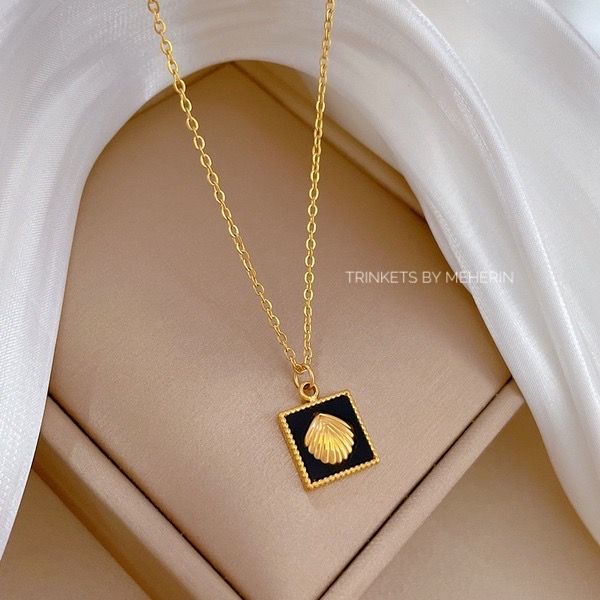 Black shell pendant