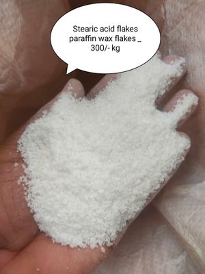 Stearic acid flakes/paraffin wax flakes