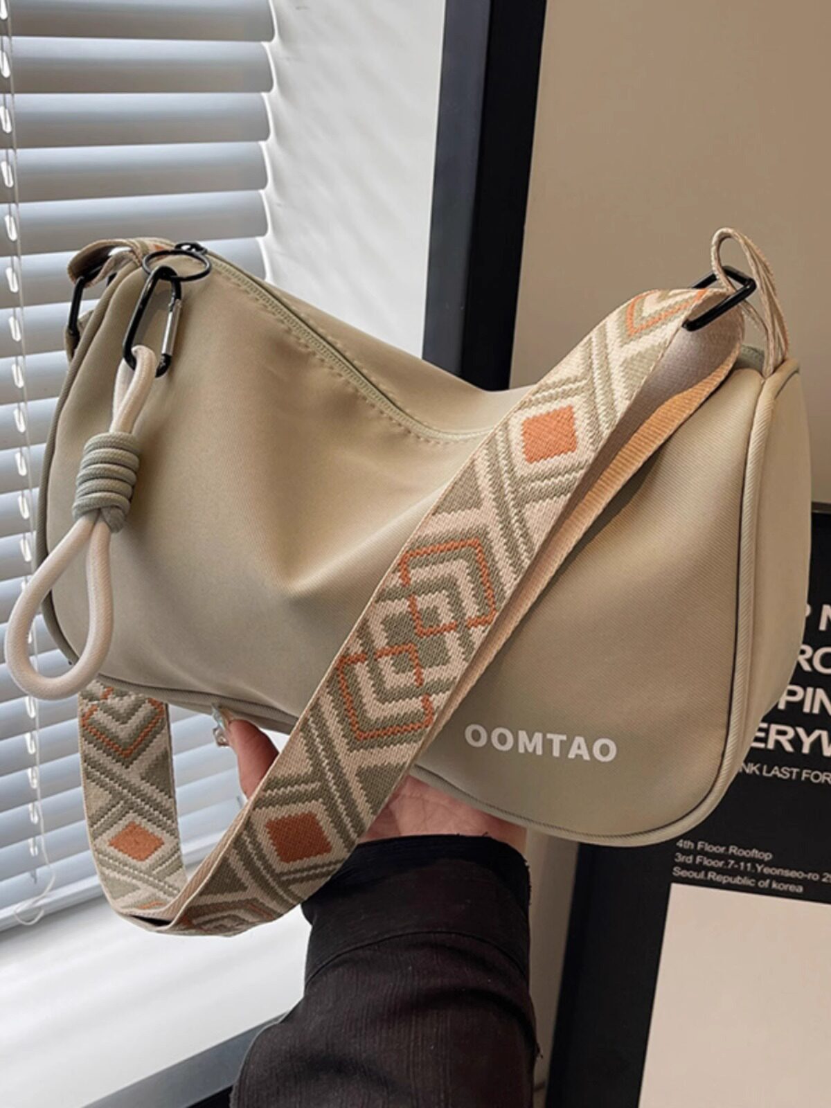 Casual Versatile Niche Bag for Women 2025 New Fashion Wide Shoulder Strap Crossbody Bag Lightweight_img_3