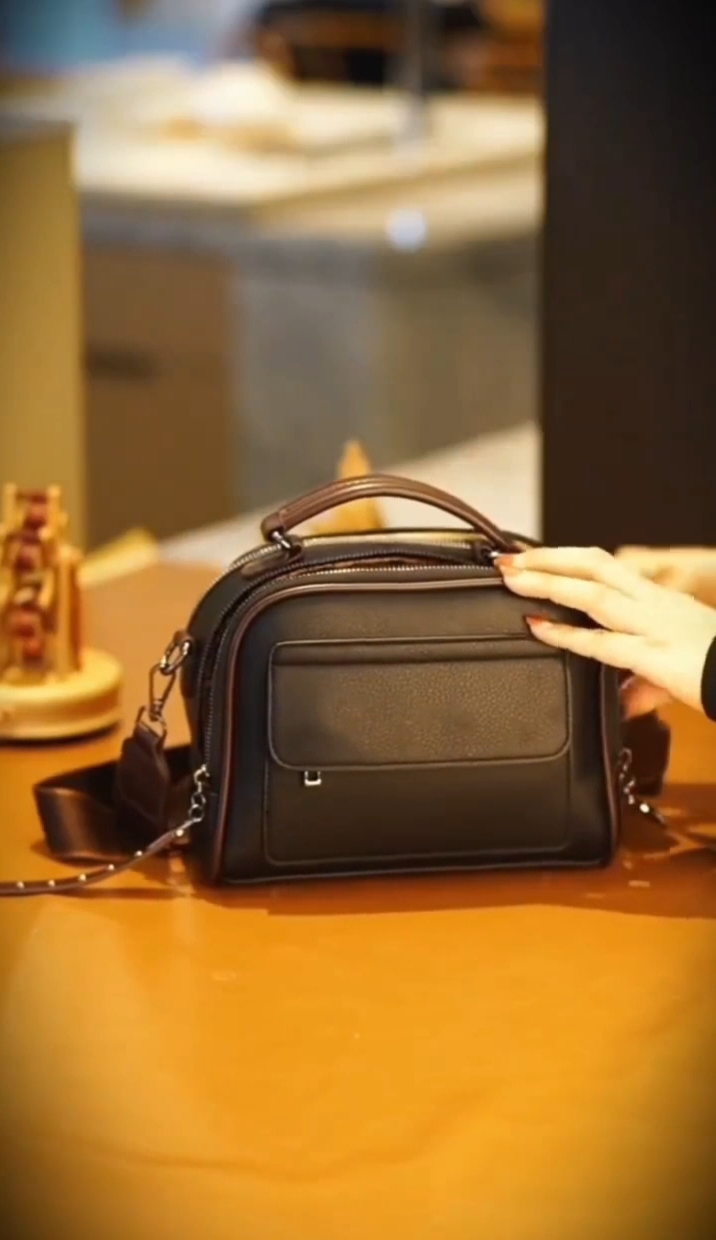 Premium Quality Indian Leather Bag_img_4