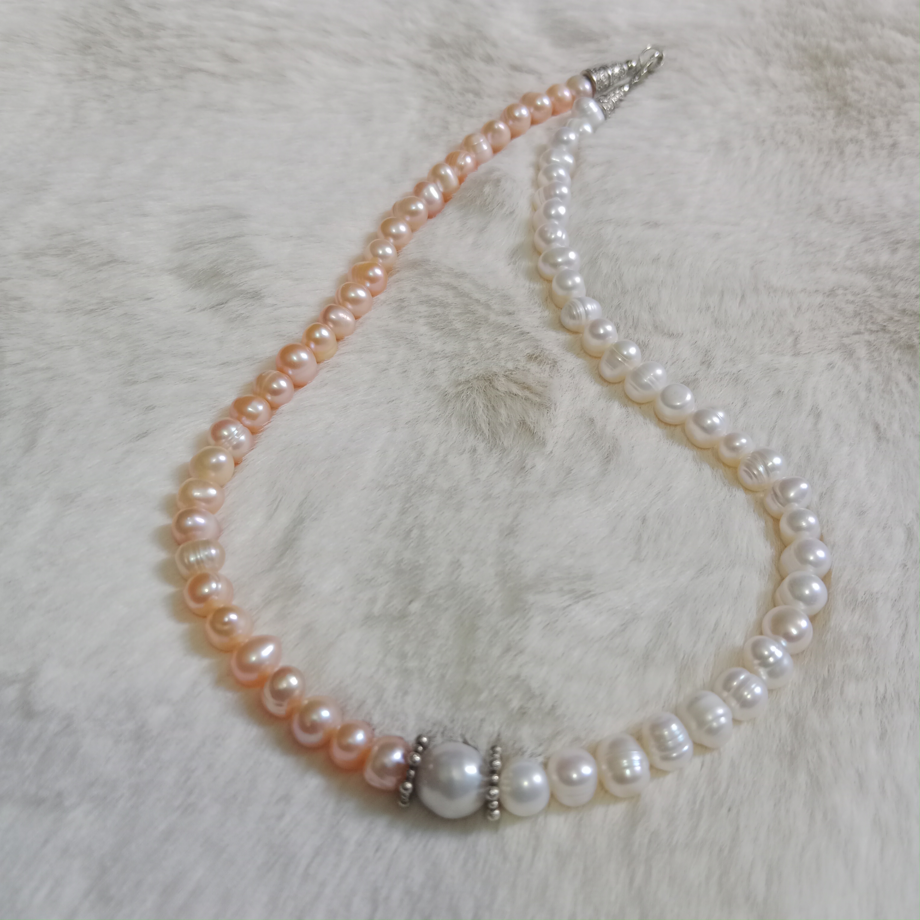 White & Peach Colour pearl One Layer Necklace_img_0