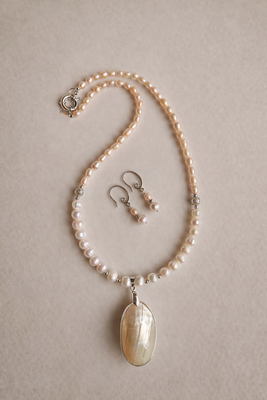 Exclusive Pearl Necklace With Locket_img_0