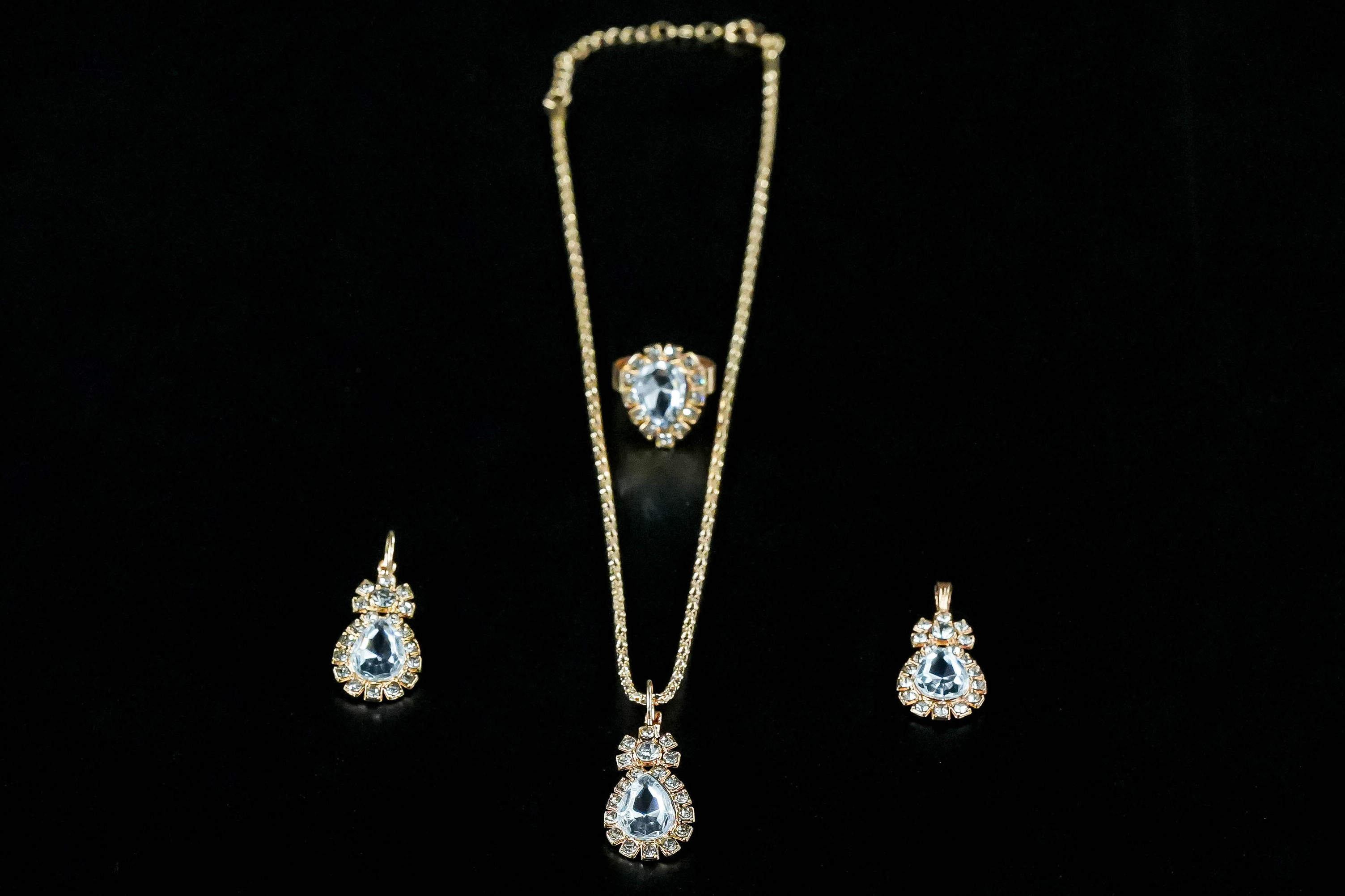 Jewelry Pendant Earrings Ring Diamond Three-piece Set suit