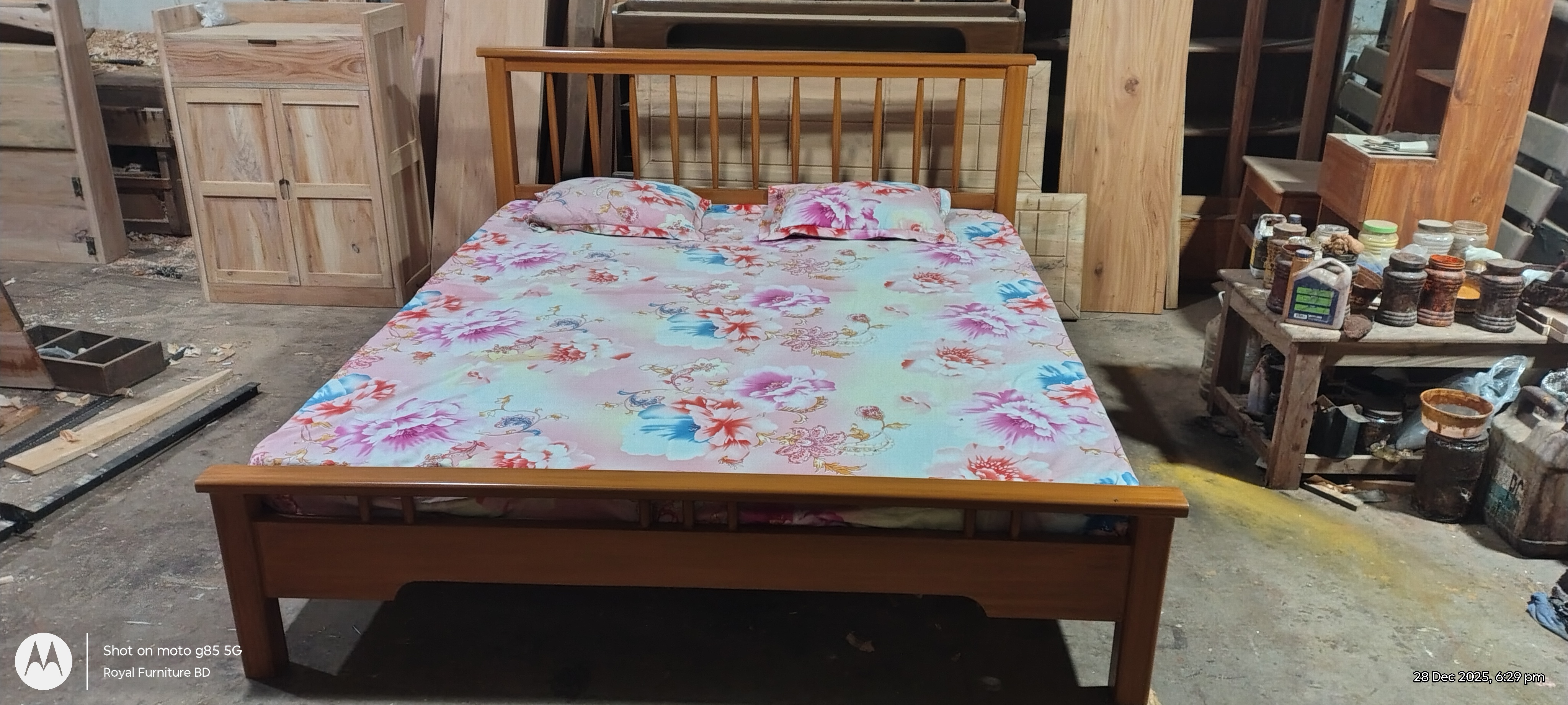 Minimalist Low Platform Bed With Slatted Headboard WCF-Code-BD-504_img_0