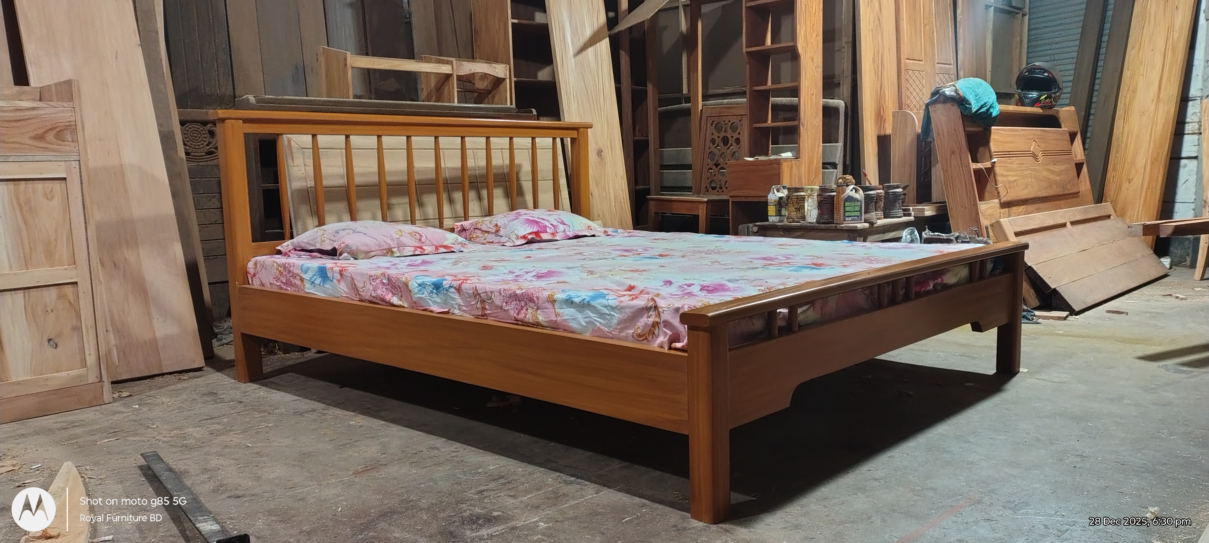 Minimalist Low Platform Bed With Slatted Headboard WCF-Code-BD-504_img_2