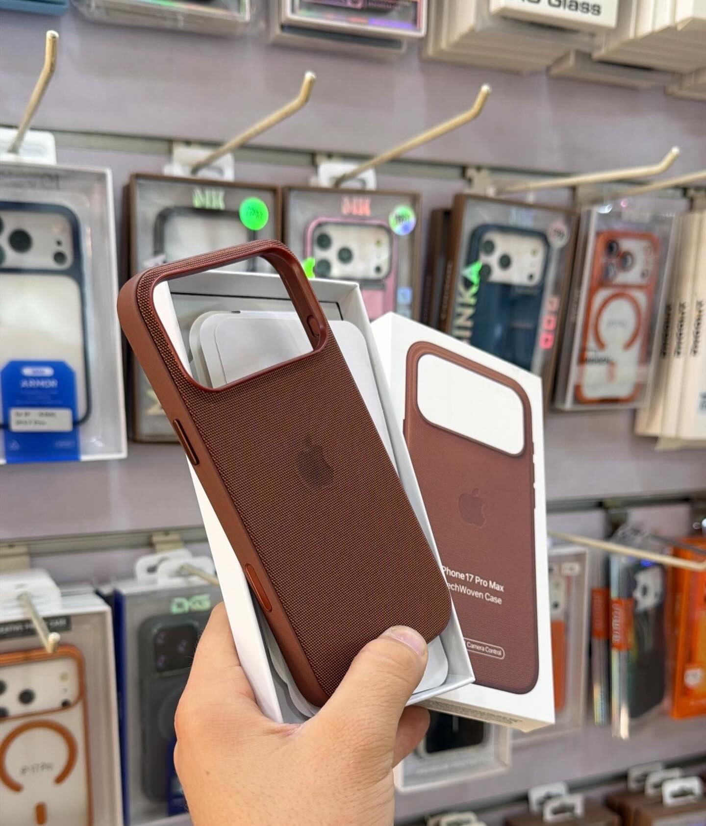 TechWoven Case MagSafe with Camera button_img_3