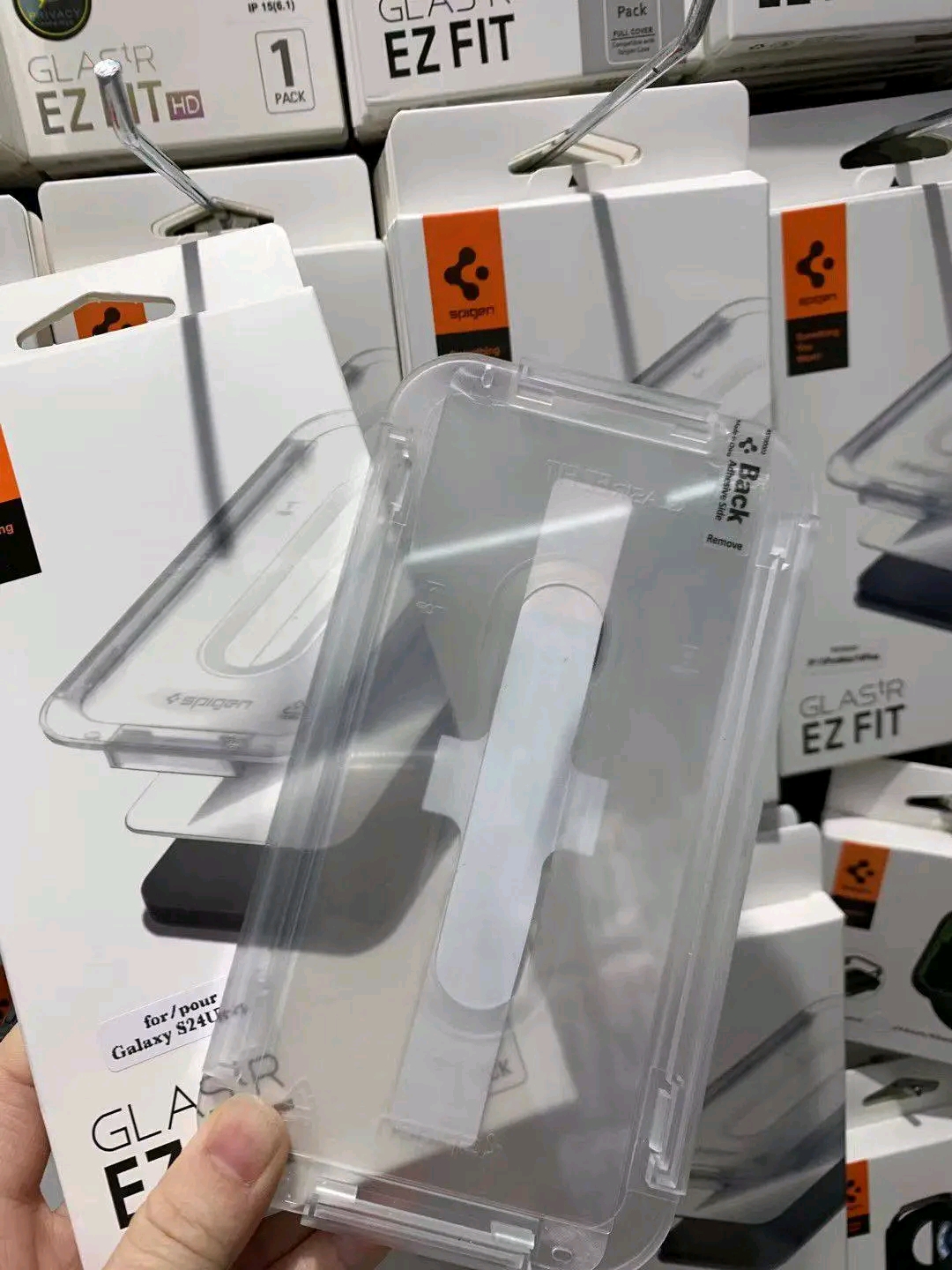 Spigen :- GL AStR (1Pack) Borderless Full Cover Screen Protector Glass_img_2