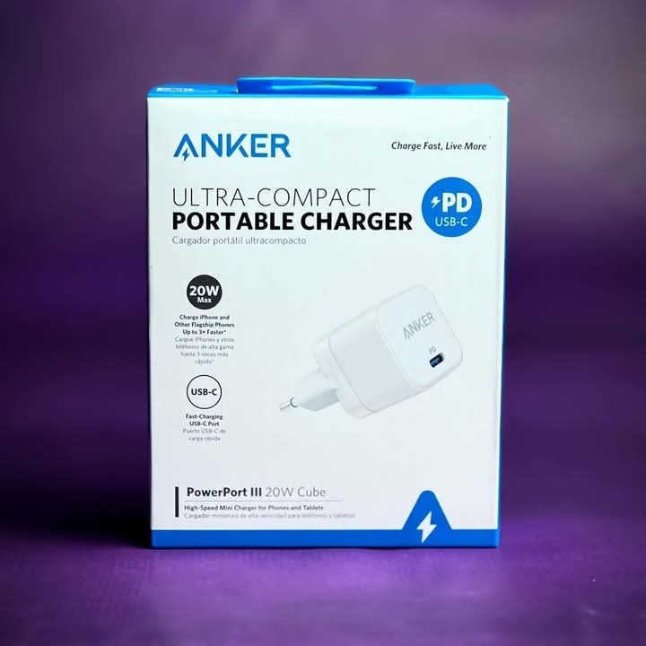 Anker 20W Fast Charger with Foldable Plug_img_1