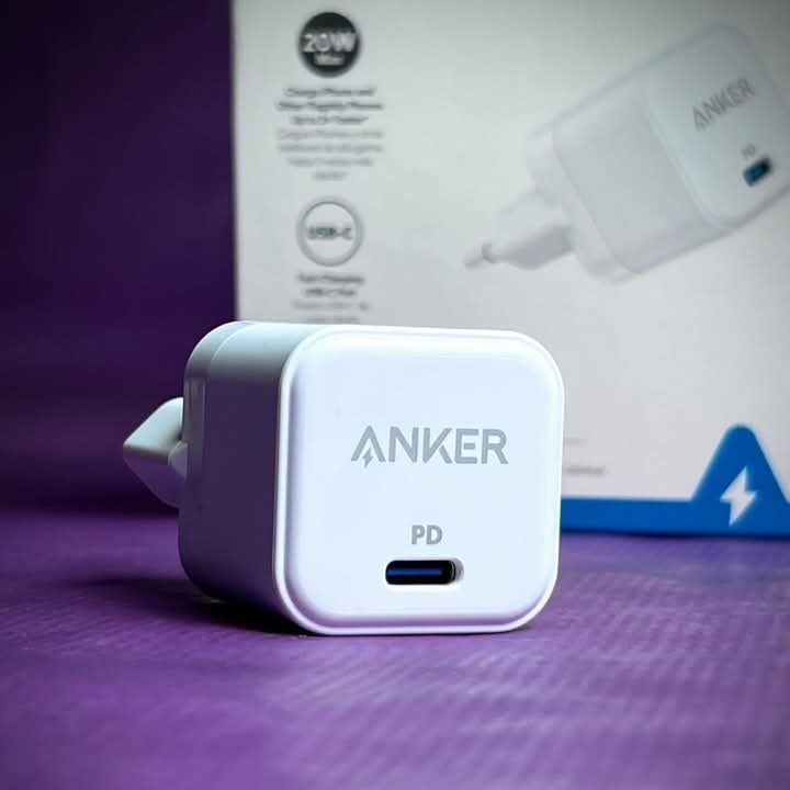 Anker 20W Fast Charger with Foldable Plug_img_0