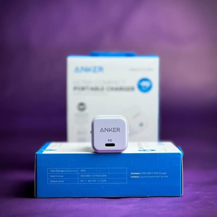 Anker 20W Fast Charger with Foldable Plug_img_2