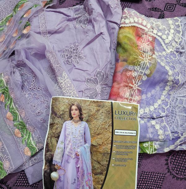 CRIMSON LUXERY LAWN COLLECTION - Image 3