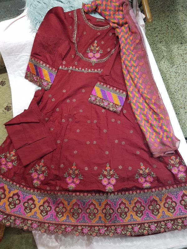 3 Piece Stitched Elegant Lawn Collection | Bin Saeed-Maroon Frock (Imported from Pakistan) - Image 2