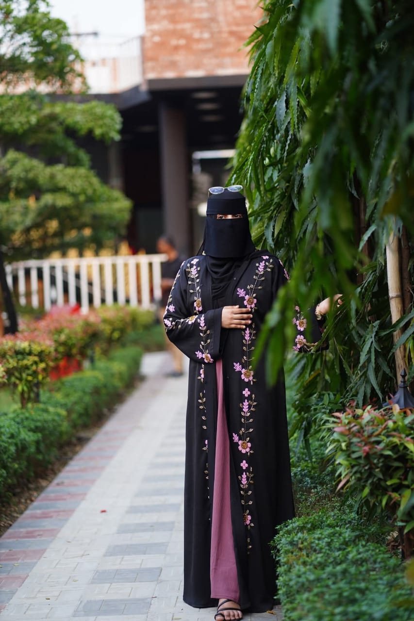 Muslima Dubai Embroidered Burqa Set_img_0