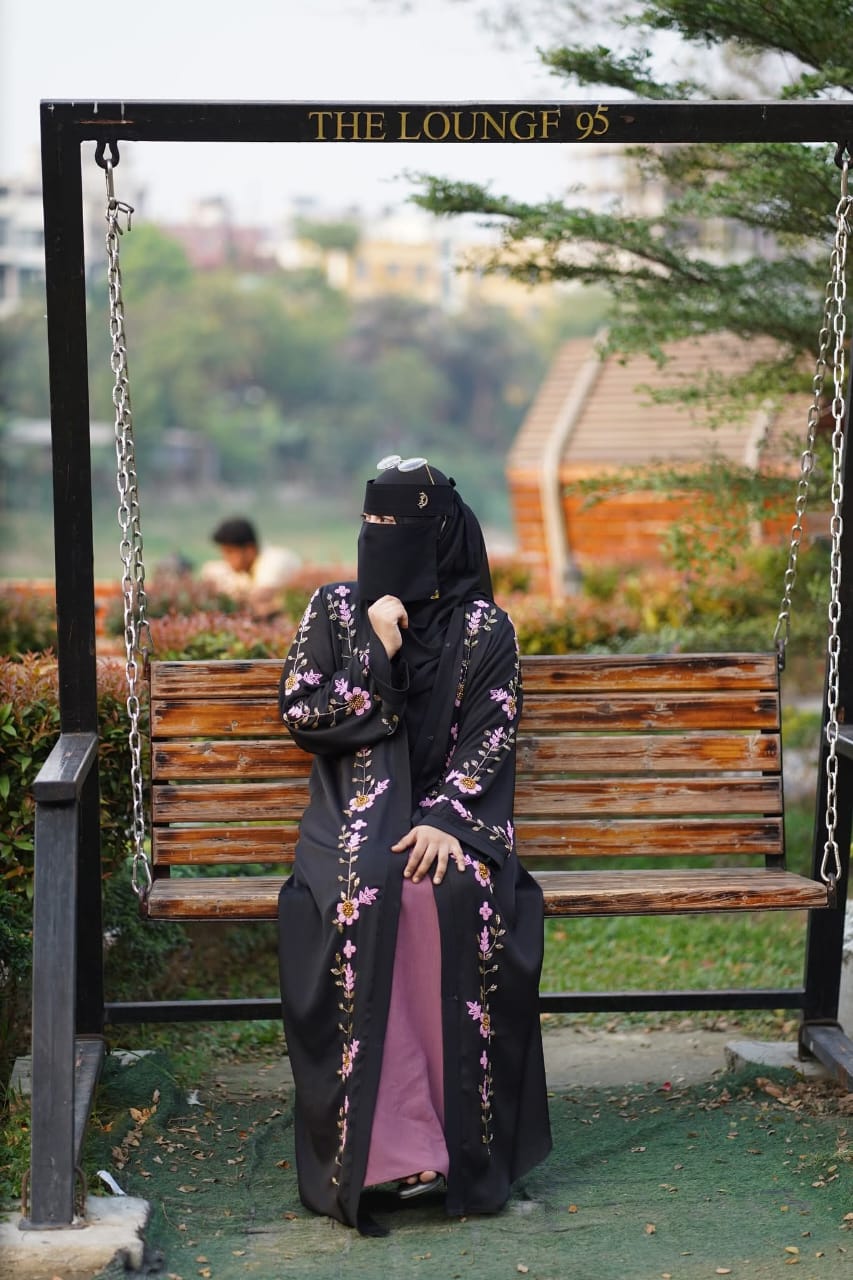 Muslima Dubai Embroidered Burqa Set_img_2