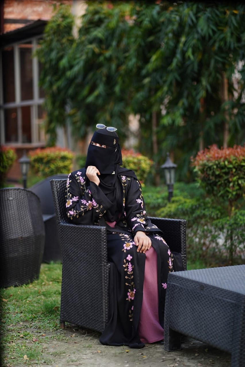 Muslima Dubai Embroidered Burqa Set_img_3