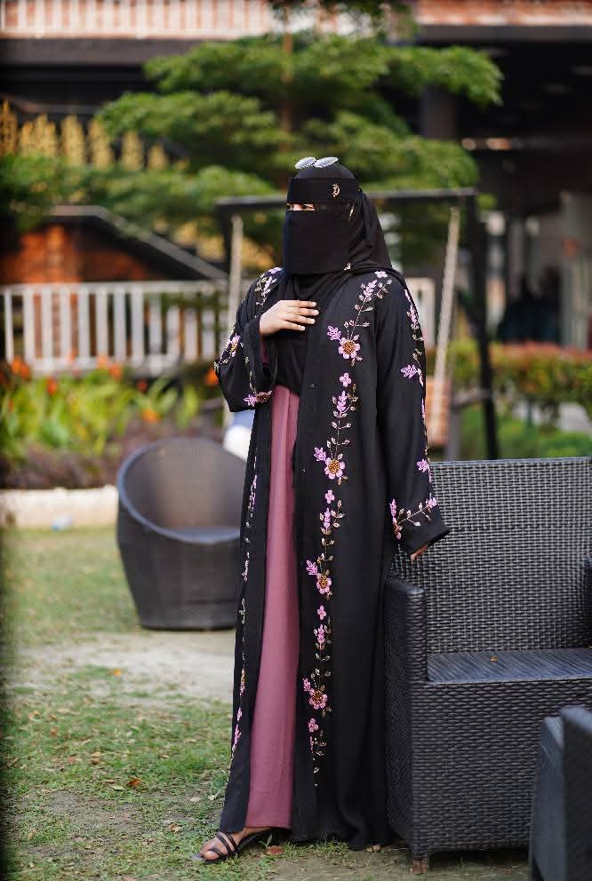 Muslima Dubai Embroidered Burqa Set_img_4