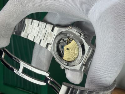 Patek Philippe Nautilus Annual Calendar_img_2