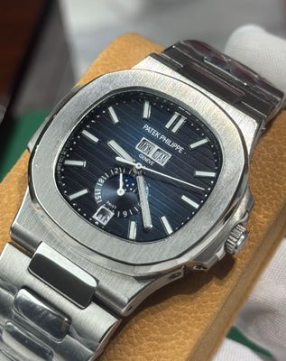 Patek Philippe Nautilus Annual Calendar_img_1