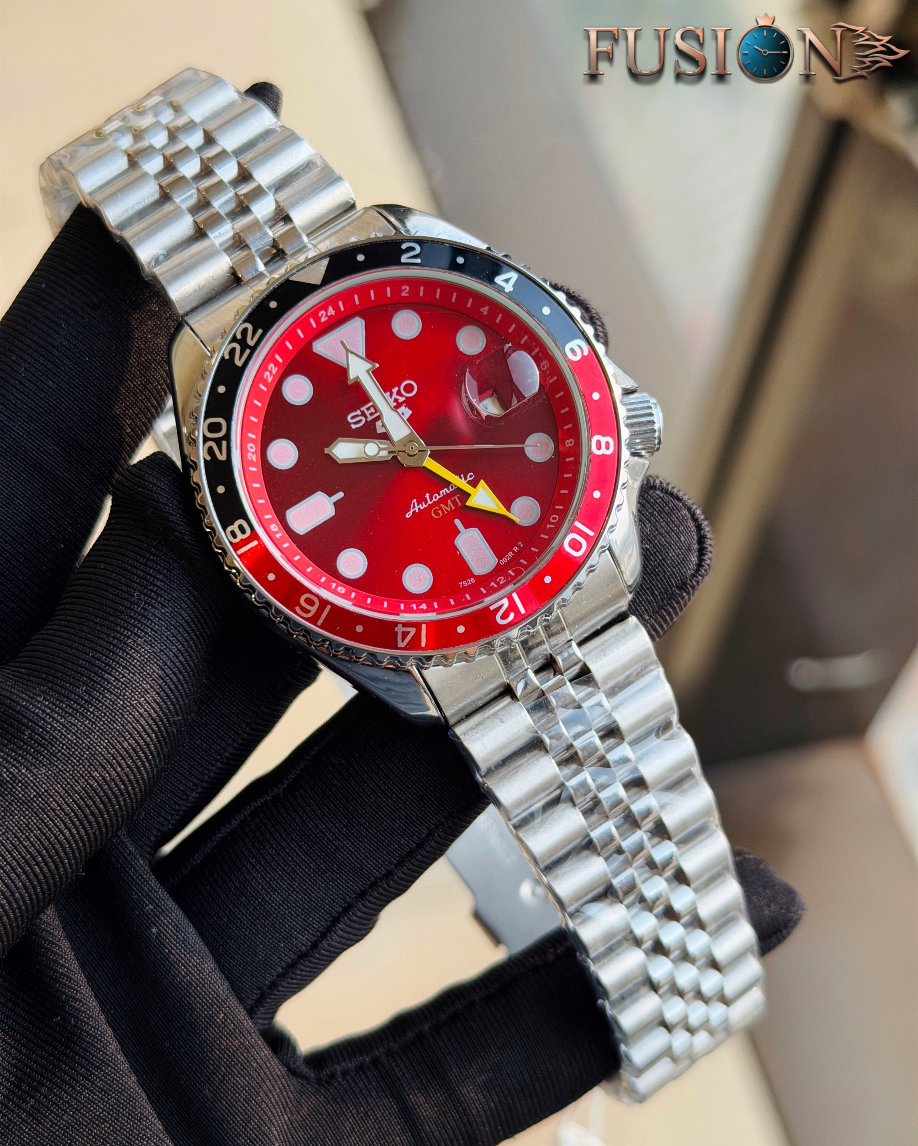 SEIKO 5 GMT (Limited Edition Passion Red)_img_0