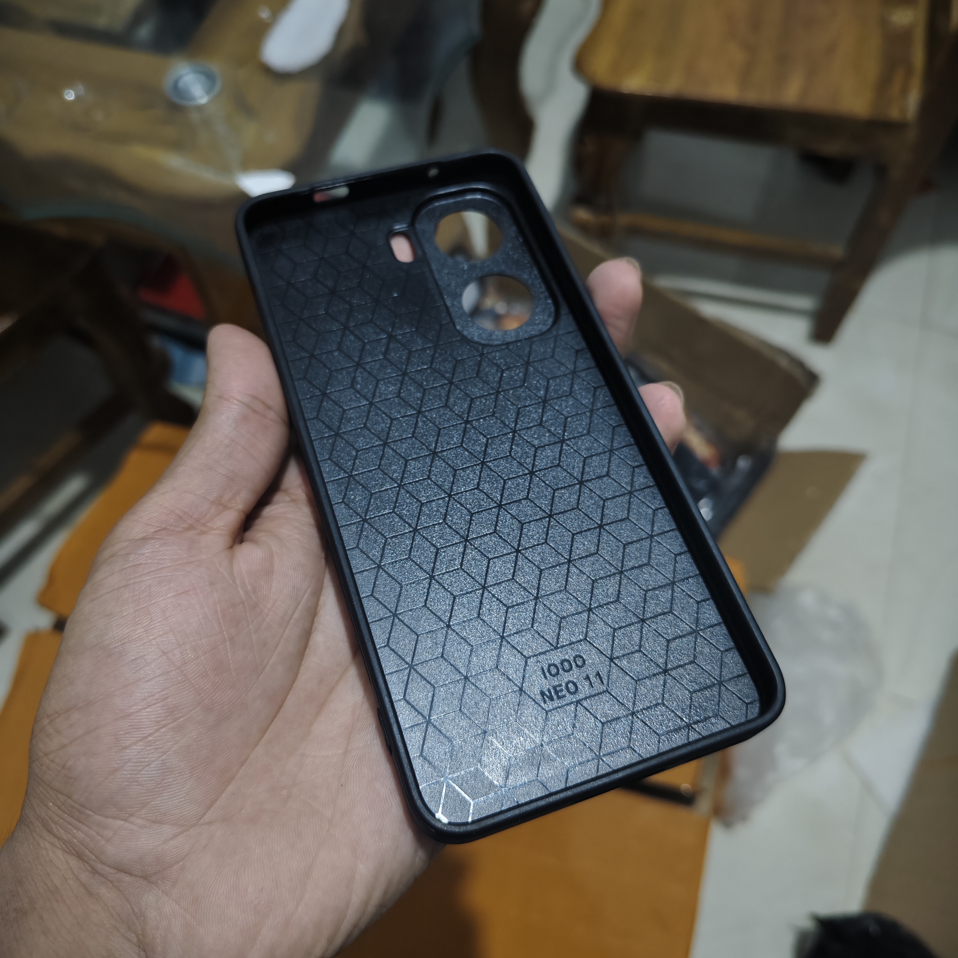 iQOO Neo11 Luxury and Elegant Style Textured Cover_img_2