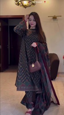 Classic Charm Embroidered Suit Set_img_2