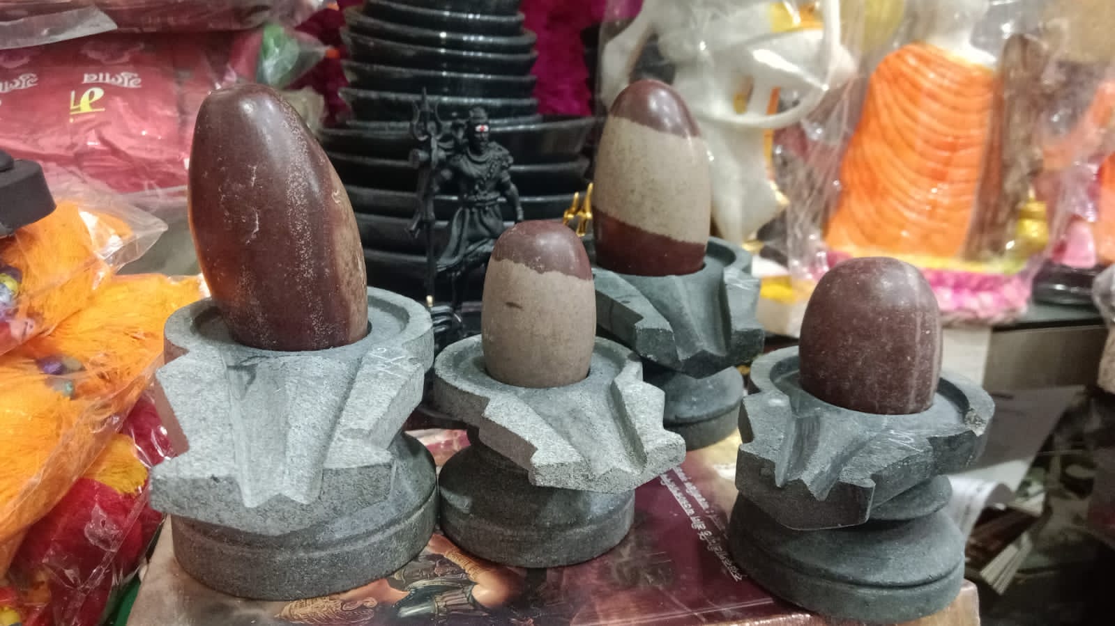 পাথরের গৌরীপিটসহ নর্মদেশ্বর - Image 2