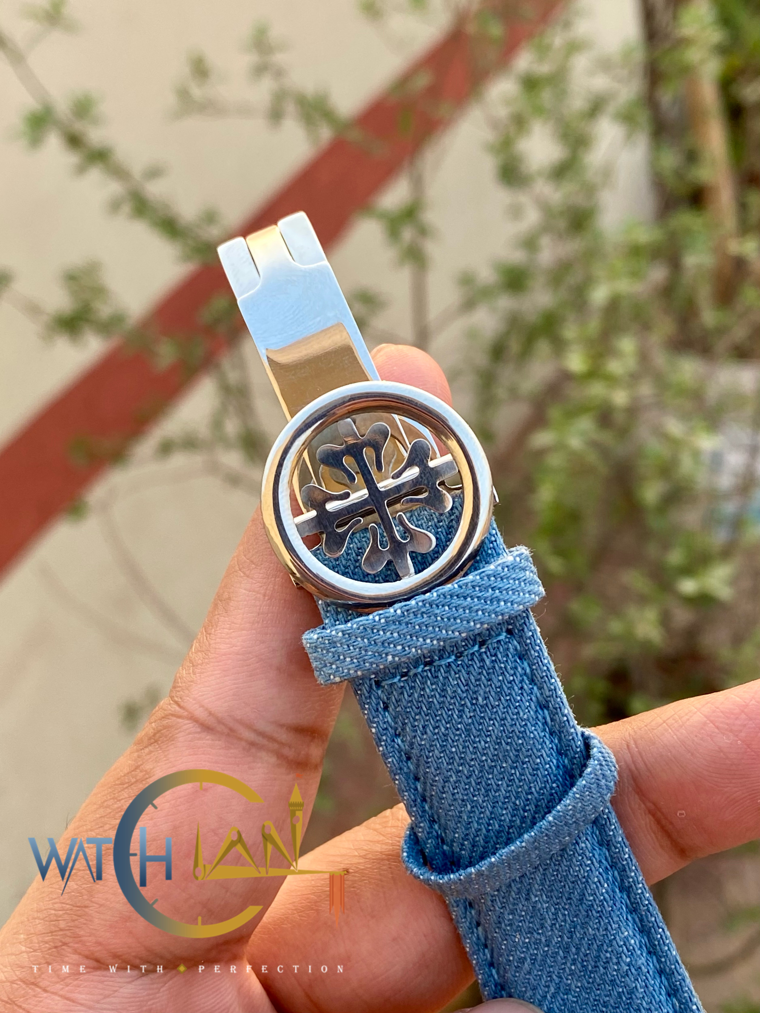 Patek Philippe Nautilus Quartz Belt Edition (Green)_img_1