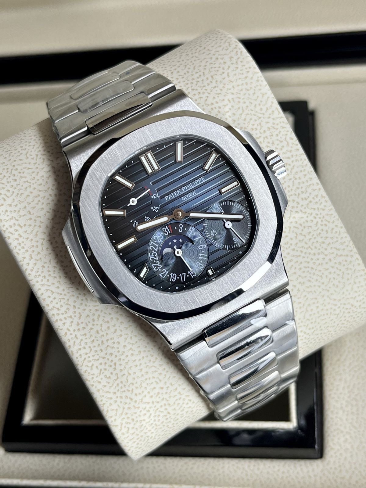 Patek Philippe Nautilus Moon Phase – Mastercopy Watch_img_0