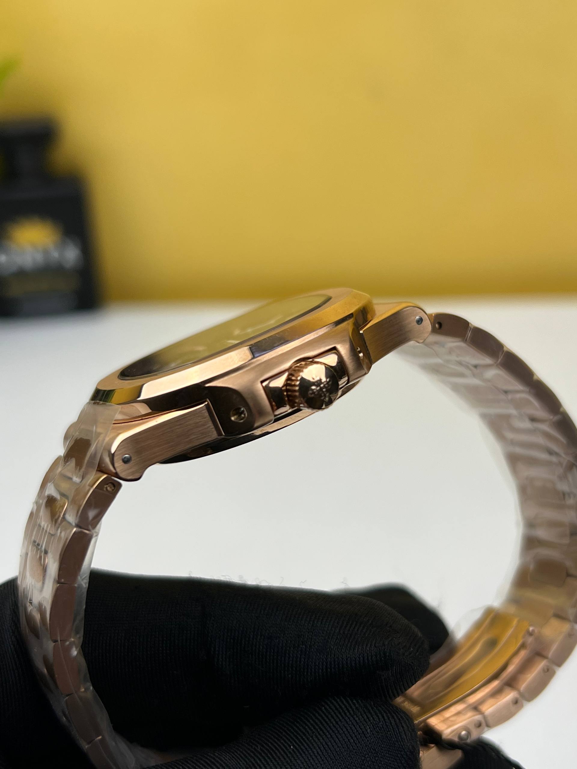 Patek Philippe Nautilus Moon Phase – Mastercopy Watch_img_4