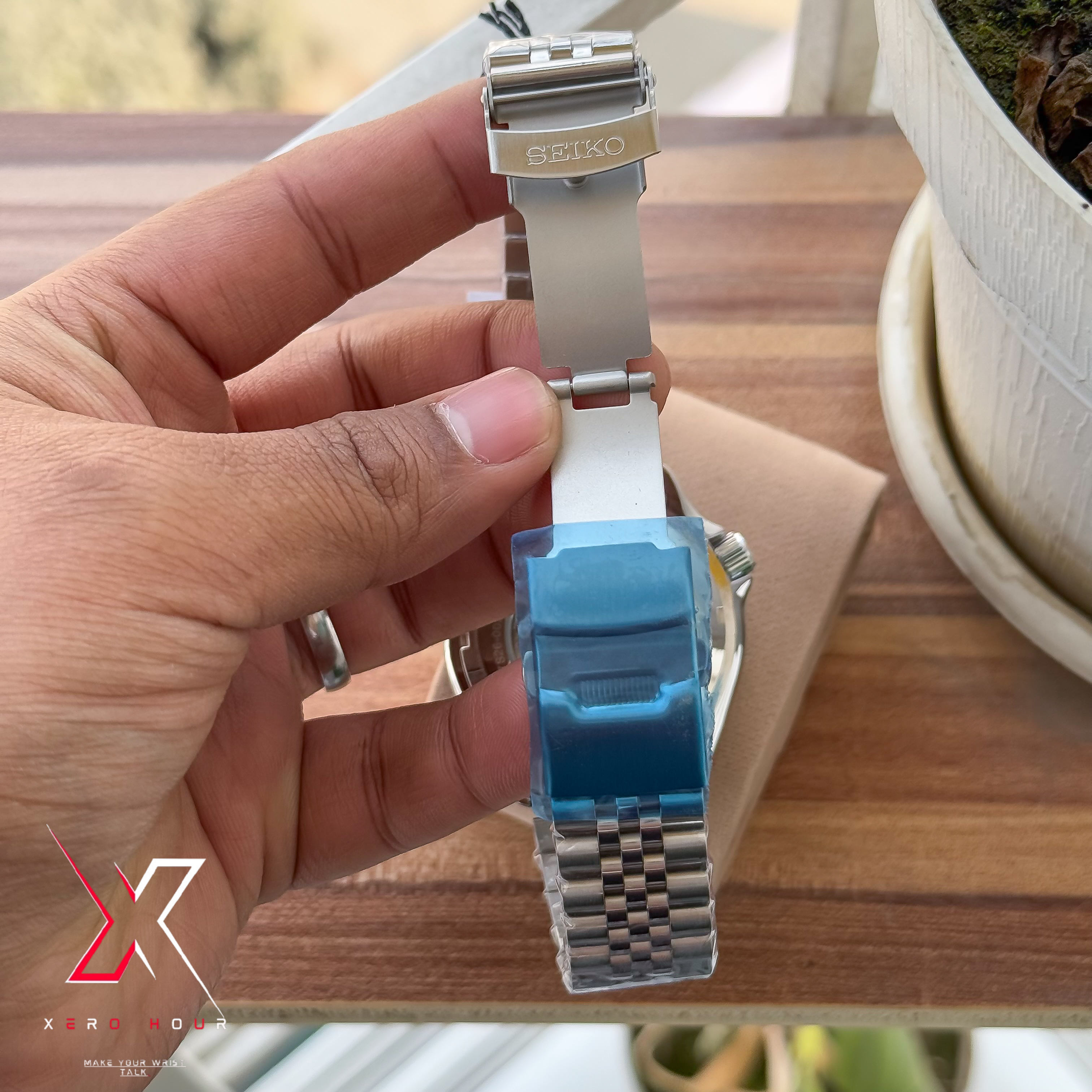 SEIKO GMT Master | Jubilee Chain | Automatic | Semi AAA Grade | Blue to red accent_img_1