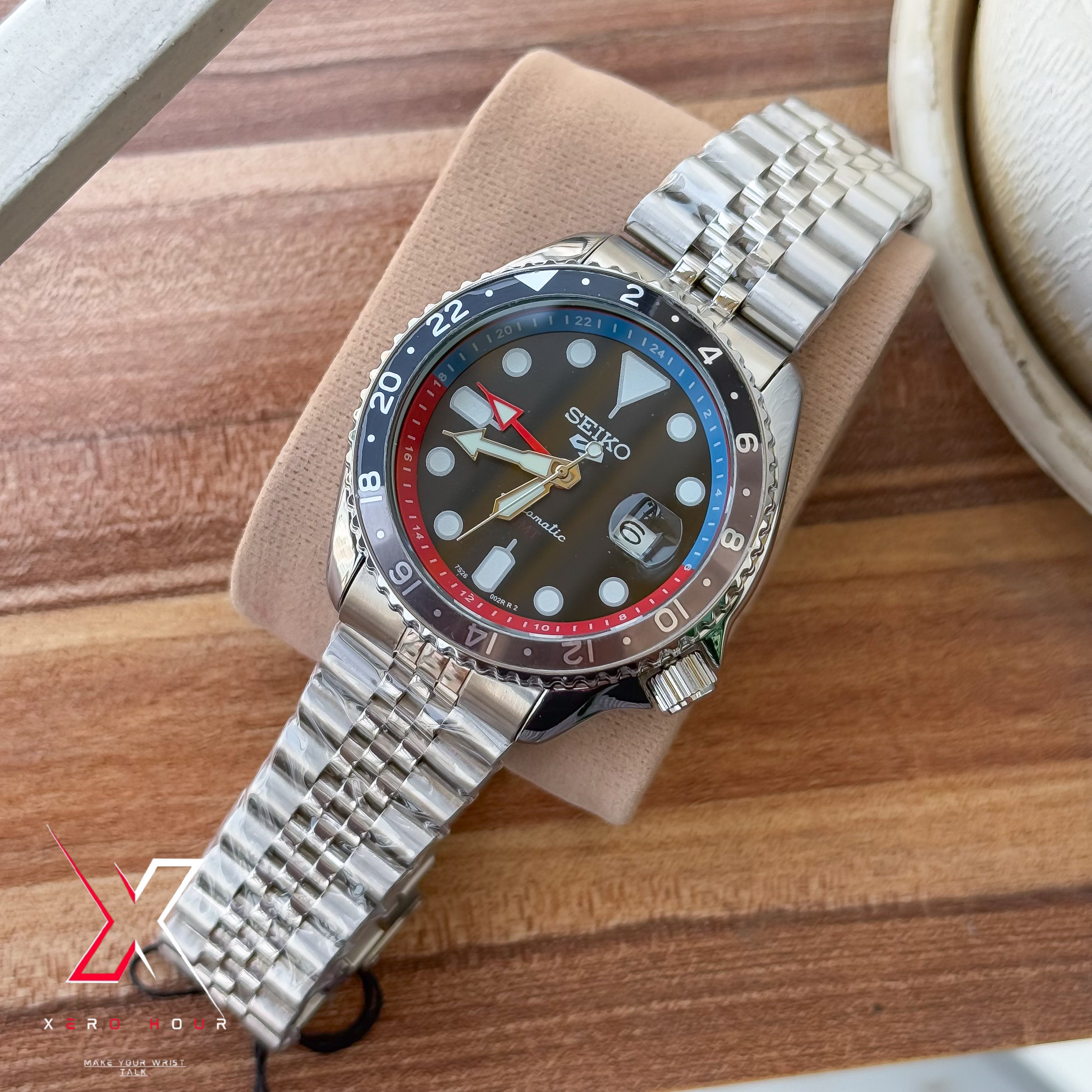 SEIKO GMT Master | Jubilee Chain | Automatic | Semi AAA Grade | Blue to red accent_img_6
