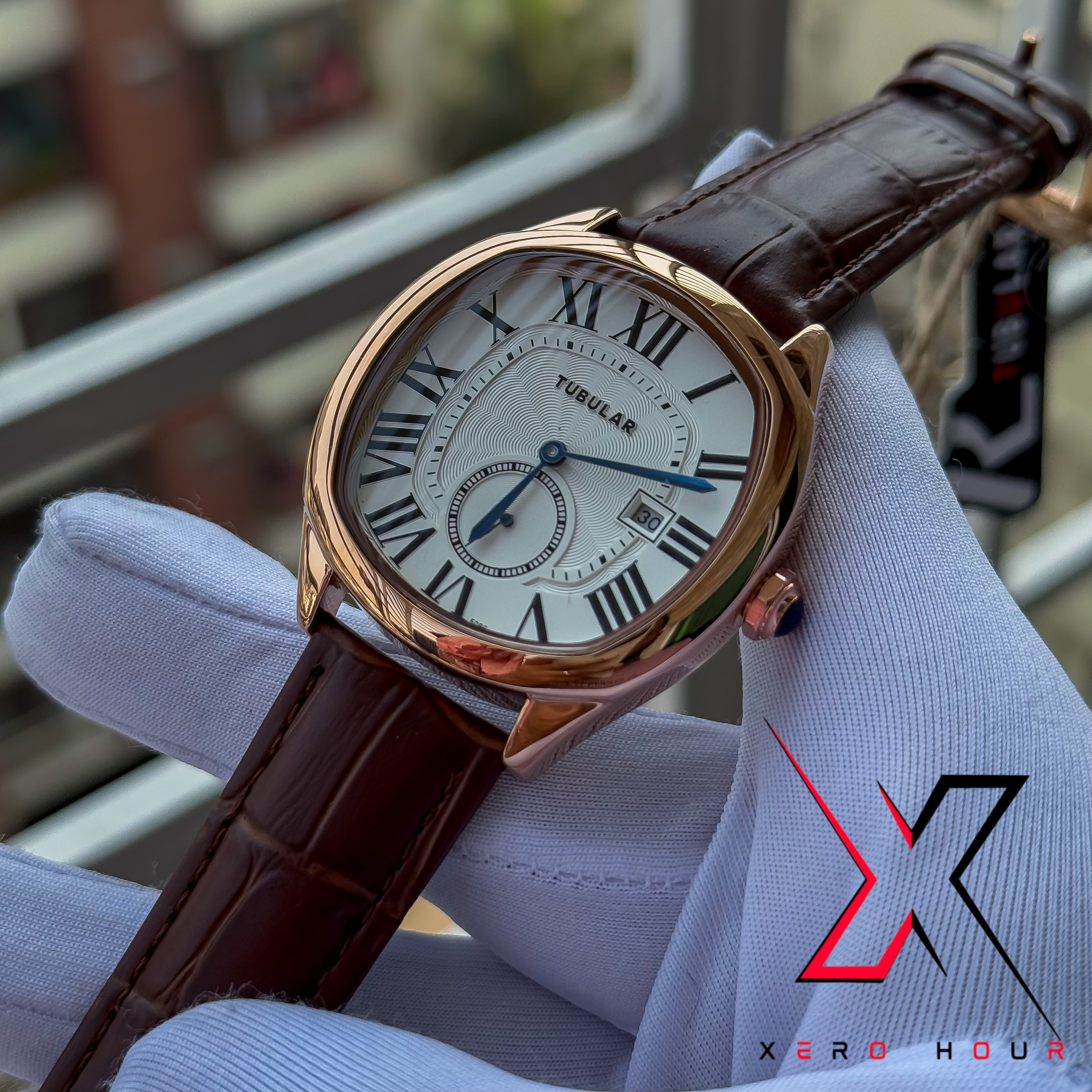 TUBULAR | SQUARE ROUND | DATE AND & SEPARATE SECOND DIAL | Gold White_img_3