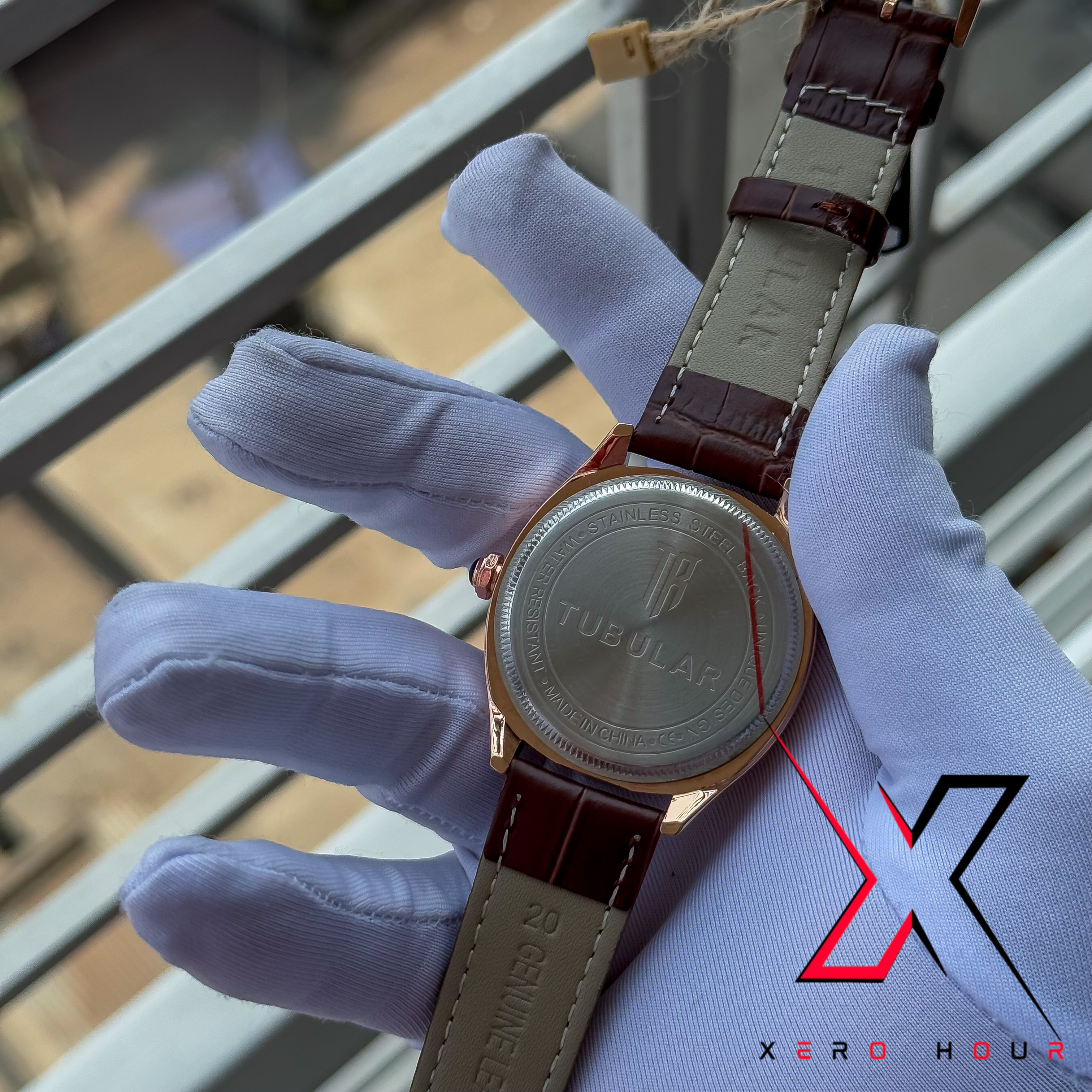 TUBULAR | SQUARE ROUND | DATE AND & SEPARATE SECOND DIAL | Gold White_img_1