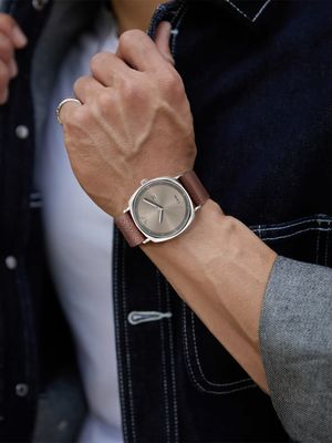 TOMI T-044 Men's Quartz Leather Belt Watch With Date (Brown-Silver)_img_4