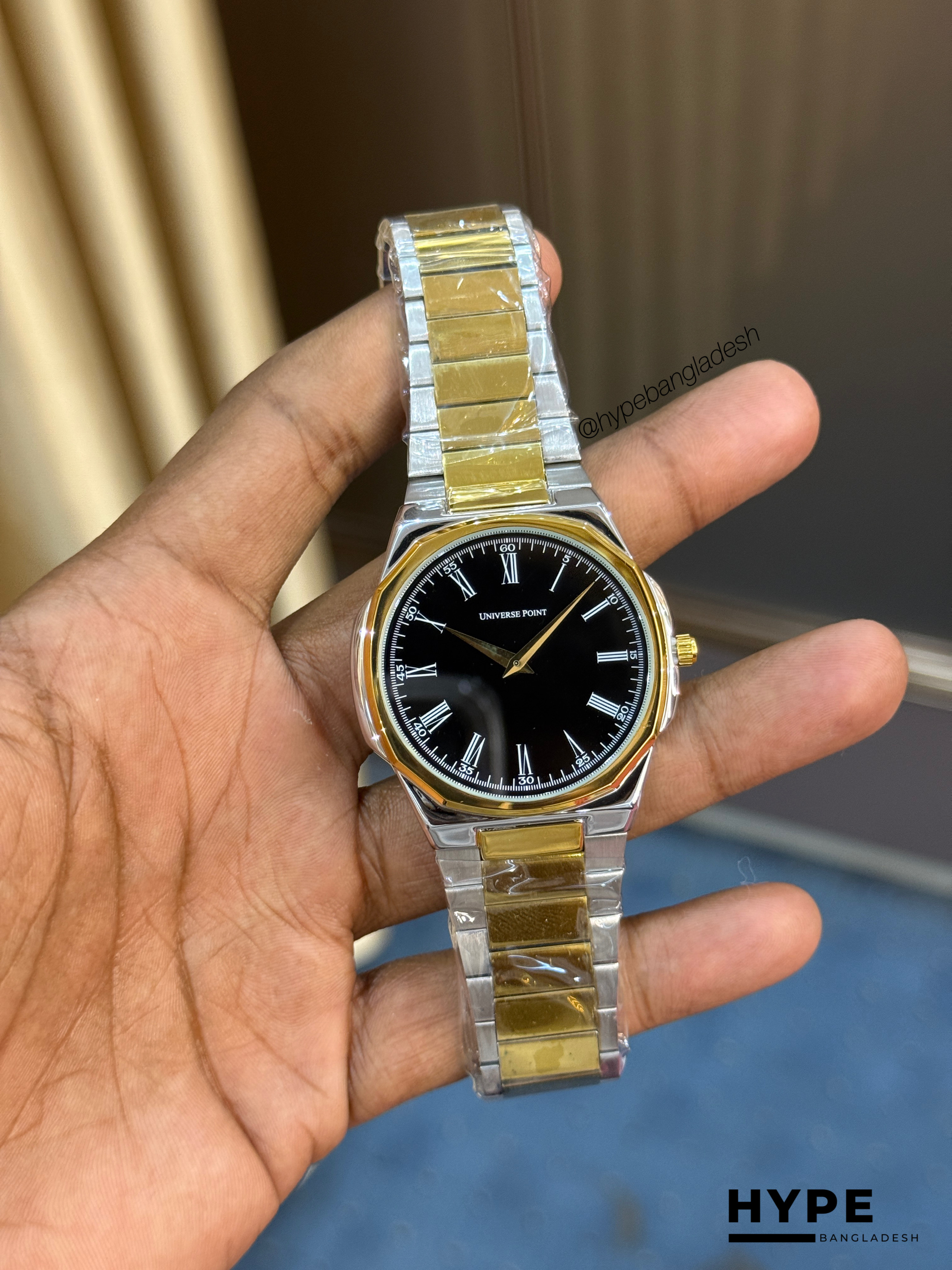 Universe Point Roman Numbers Quartz Watch For Men (Silver-Gold-Black)_img_0