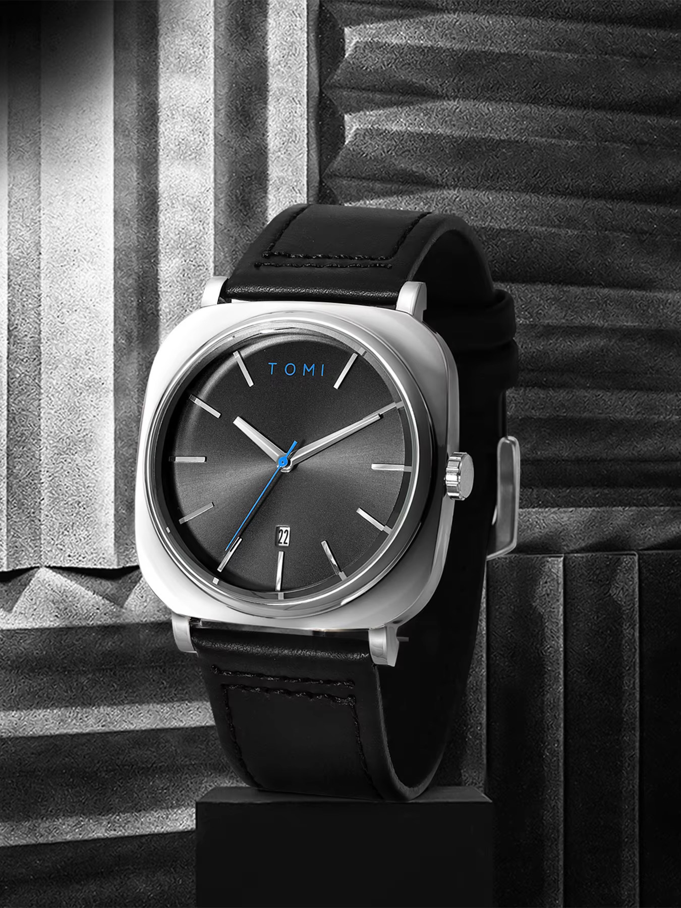 TOMI T-084 Men's Leather Belt Quartz Watch With Date (Silver-Black)_img_2