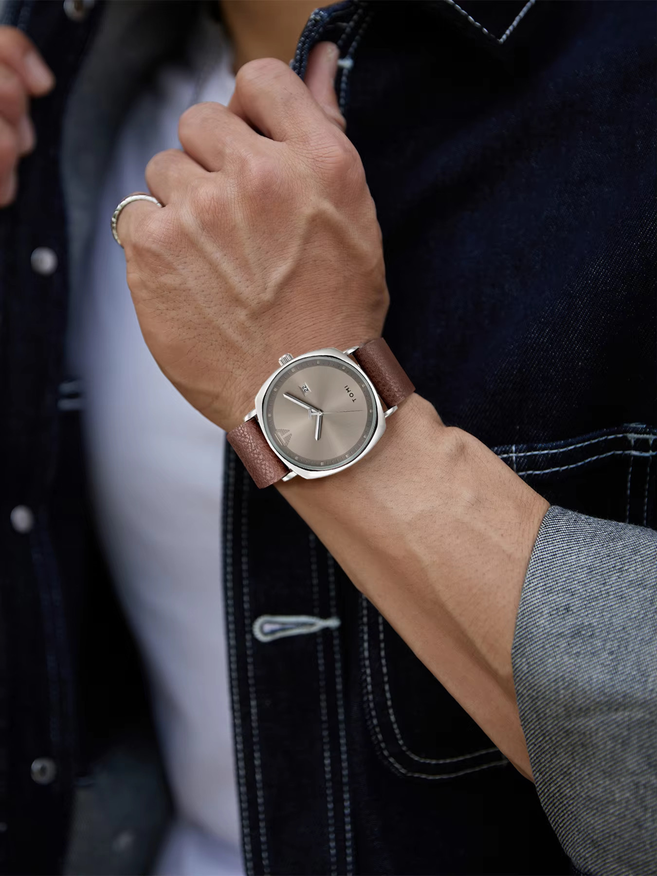 TOMI T-044 Men's Quartz Leather Belt Watch With Date (Brown-Silver)_img_4