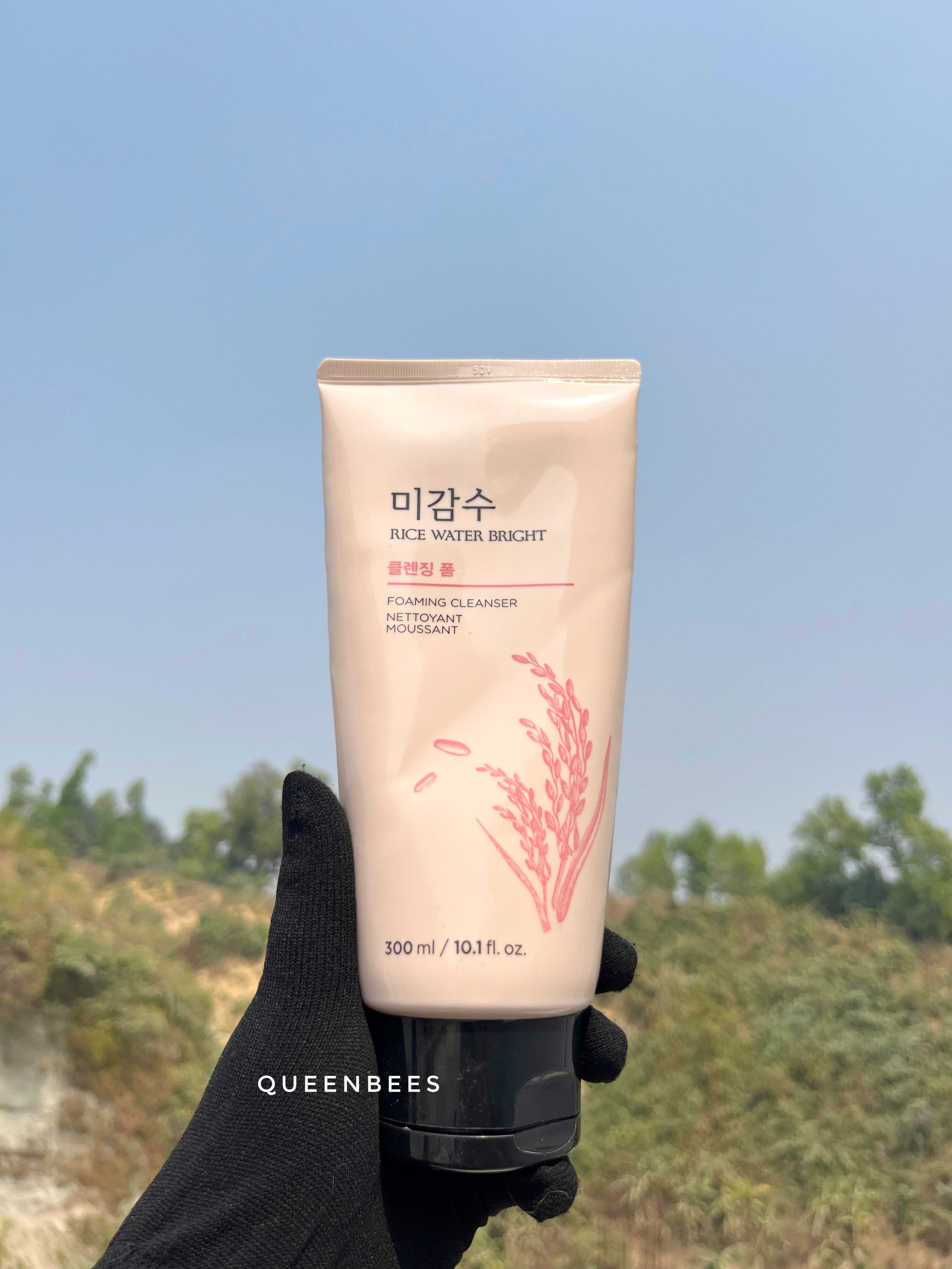 The face shop rice water bright cleansing Foam (300ml)