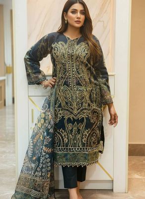 Trendy Luxury Floral Embroidery Design Black Organza Suits 3 Piece_img_2