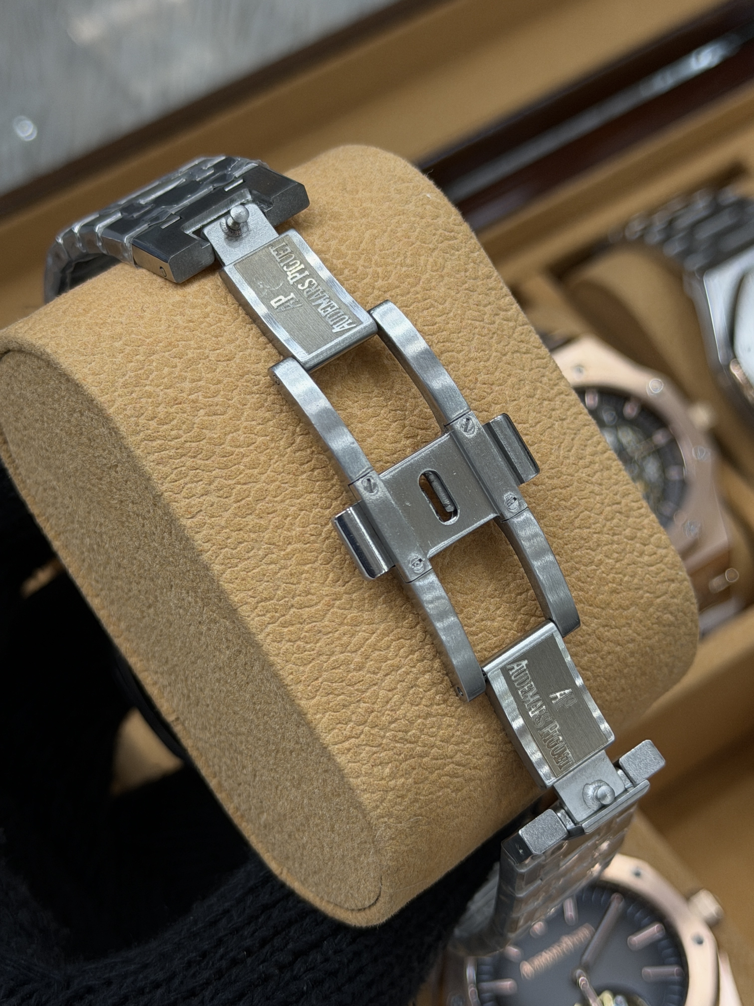 Audemars Piguet Royal Oak flying Tourbillion  Red dail (master grade)_img_7