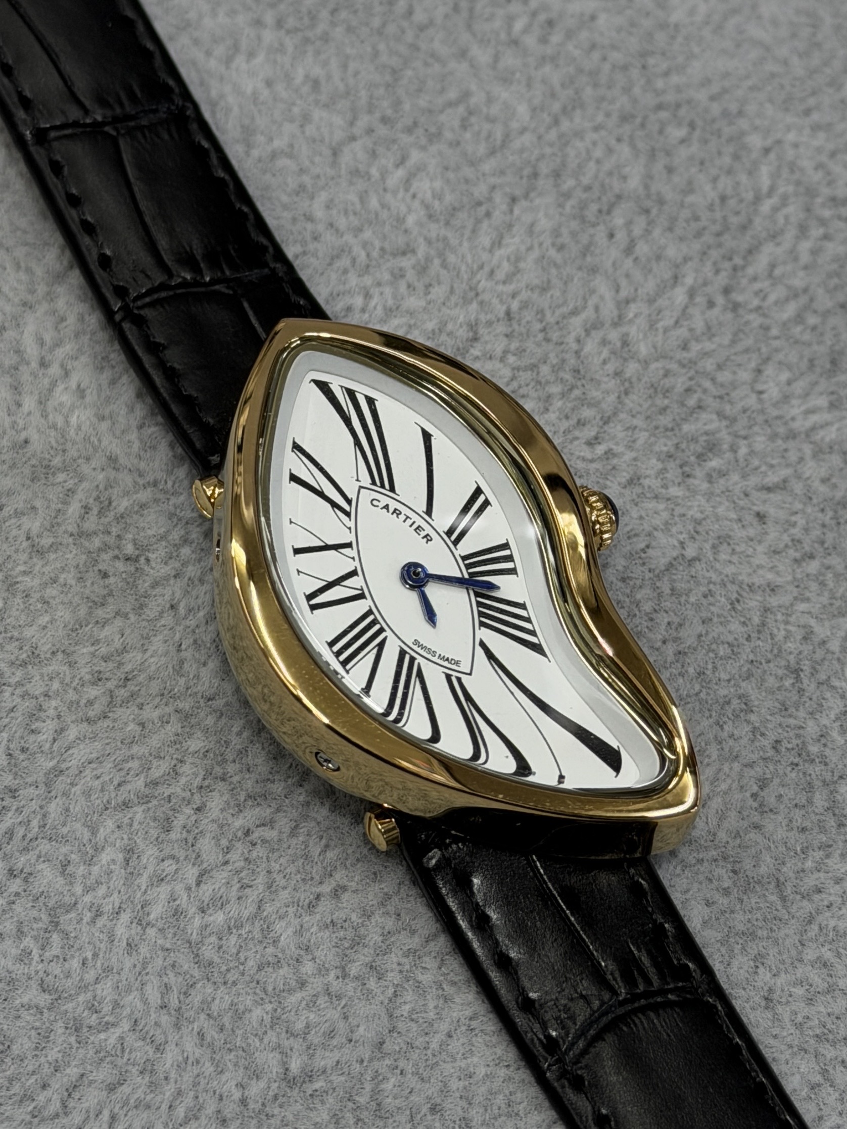 CARTIER Melting Crash Ledis Watch | CRTR L Watch 02 A