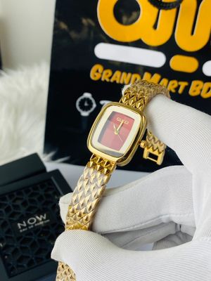 Two-tone Gucci Red dial watch with a square case and a patterned bracelet_img_1