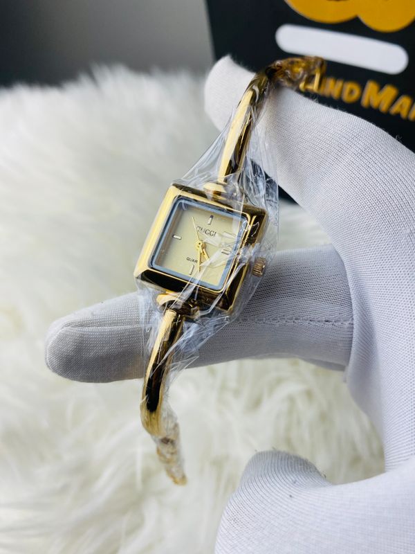 GUCCI braclet Watch || Uper Dial Golden