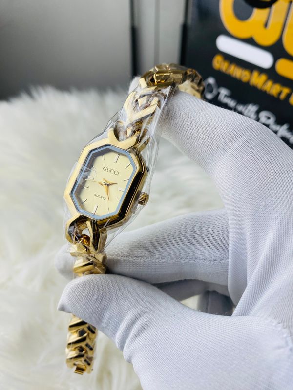 Gucci Uper || Uper dial golden