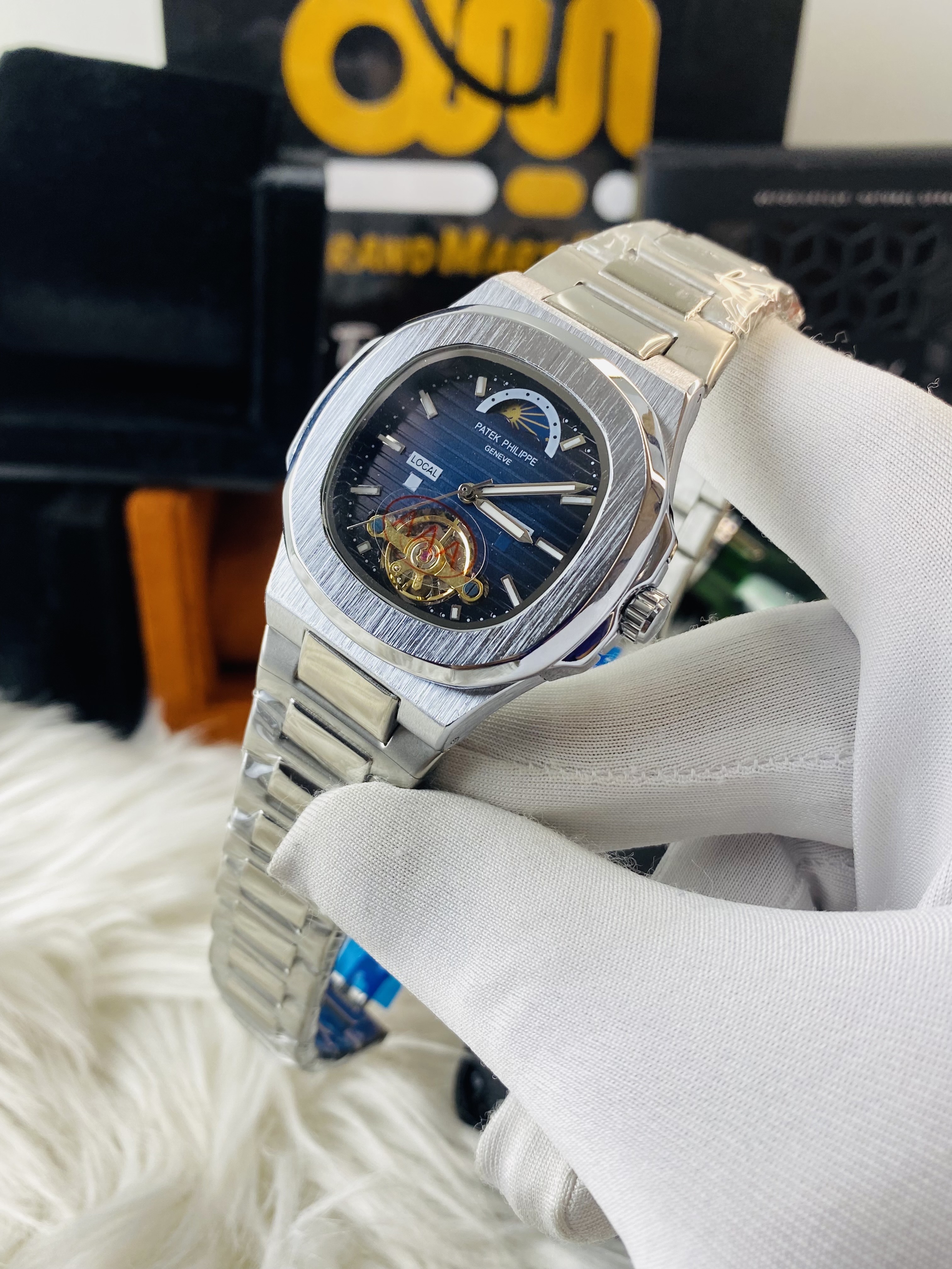 Patek Philippe Nautilus Tourbillon Moonphase|| Brow_img_1