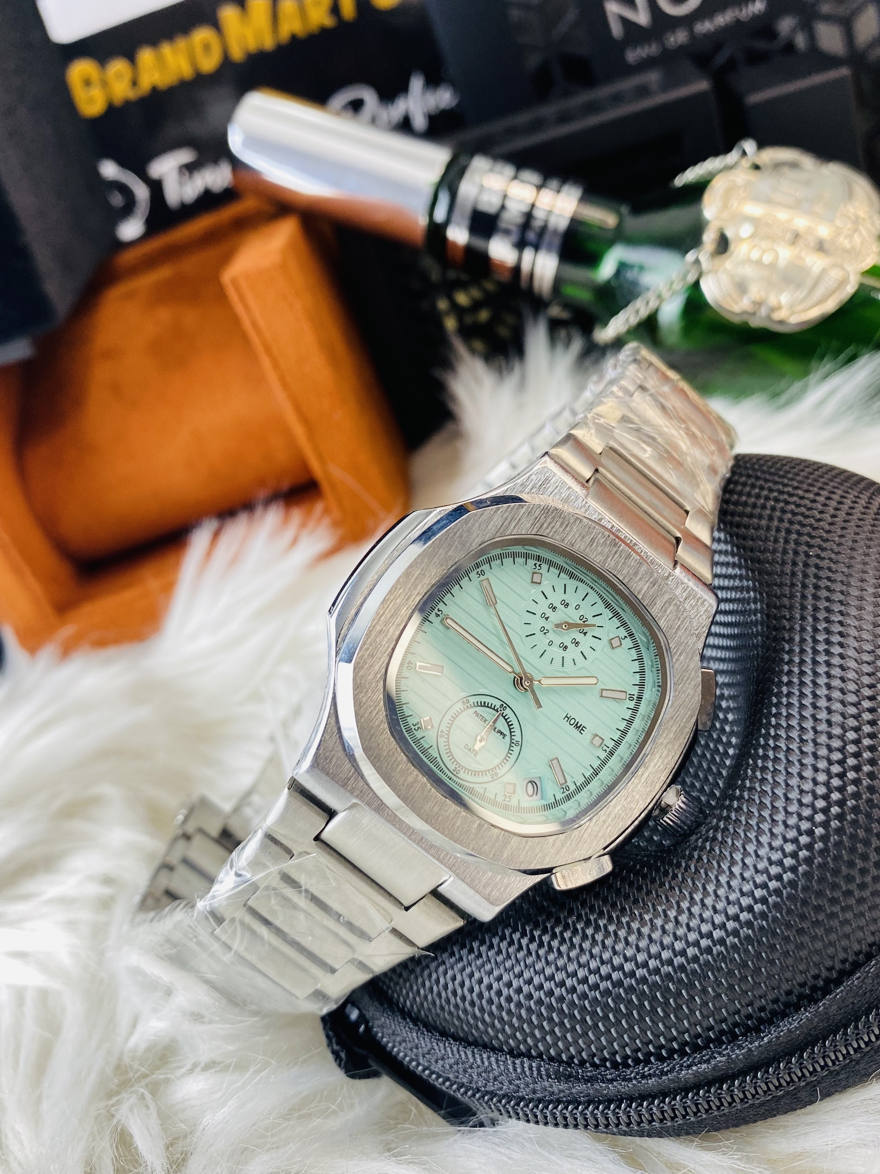 Patek Philippe Nautilus Chronograph Watch || Tiffany DialDial