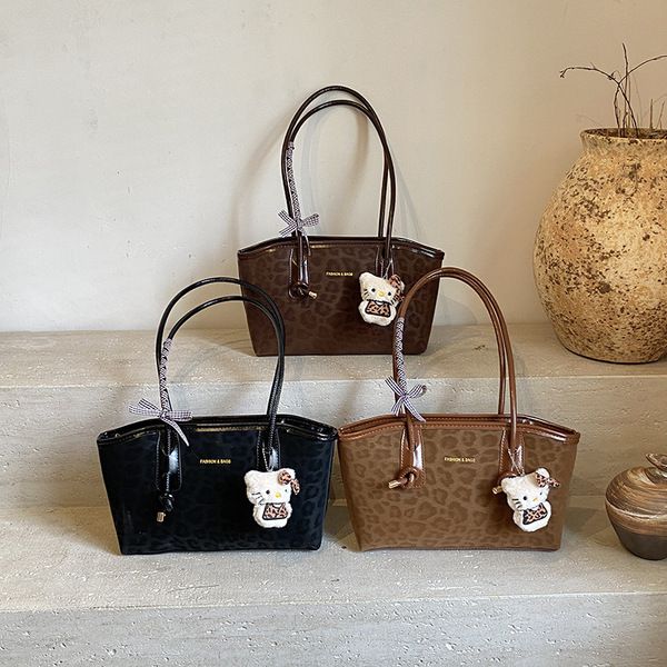 Taddy charms tote bag